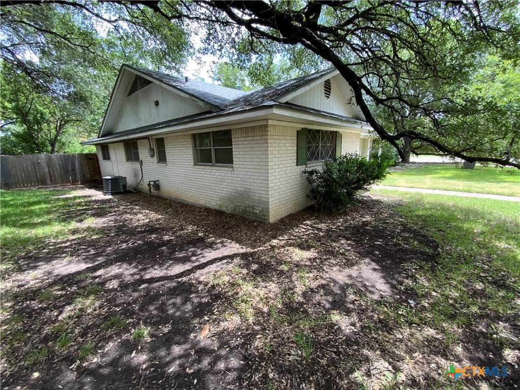 https://bt-photos.global.ssl.fastly.net/centraltx/orig_boomver_1_617038-2.jpg