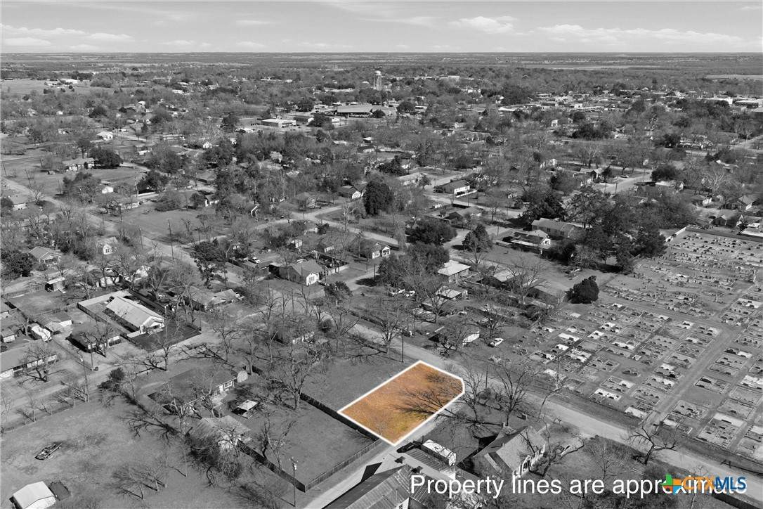 204 Karnes Street - Photo 1