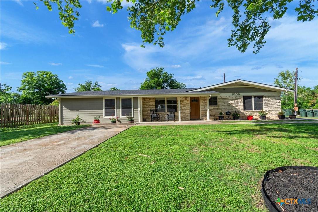 1009 Crepe Myrtle Drive - Photo 1