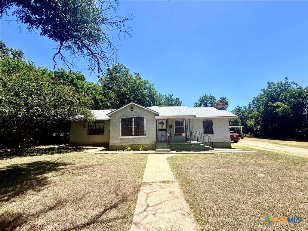 1208 College Street - Photo 1