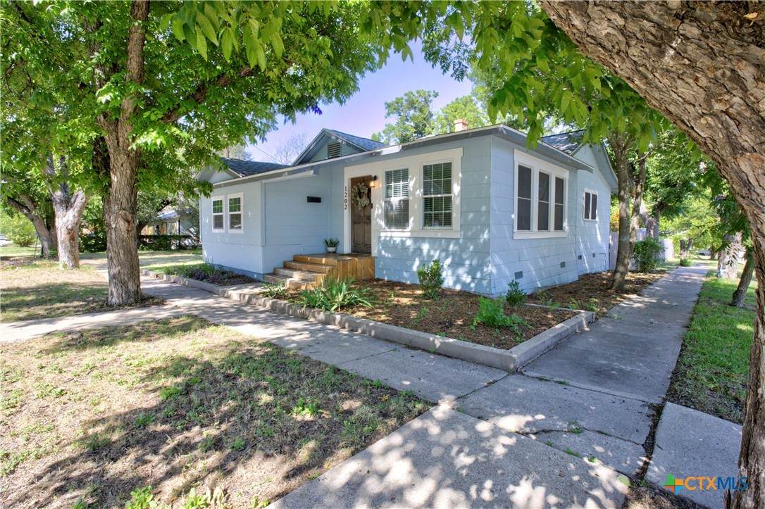 1202 37th Street - Photo 1