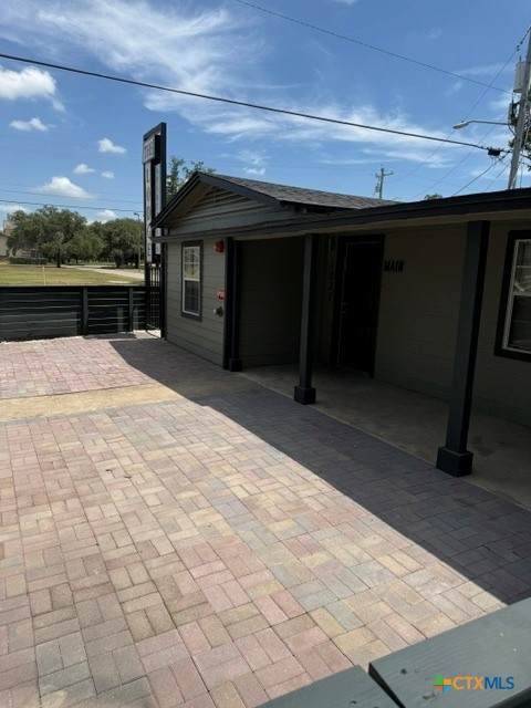 1037 Court Street - Photo 1