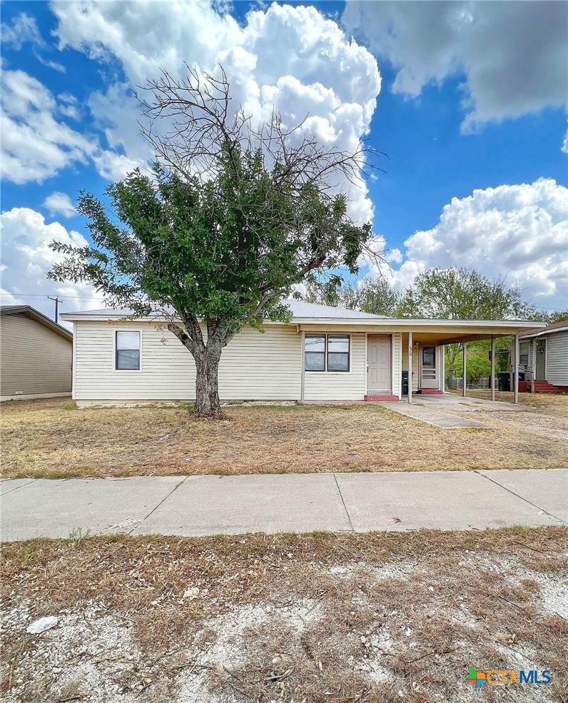 620 Avenue B - Photo 1