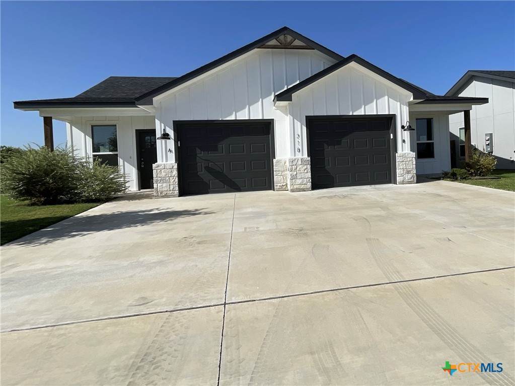 318 Dolphin Drive - Photo 1