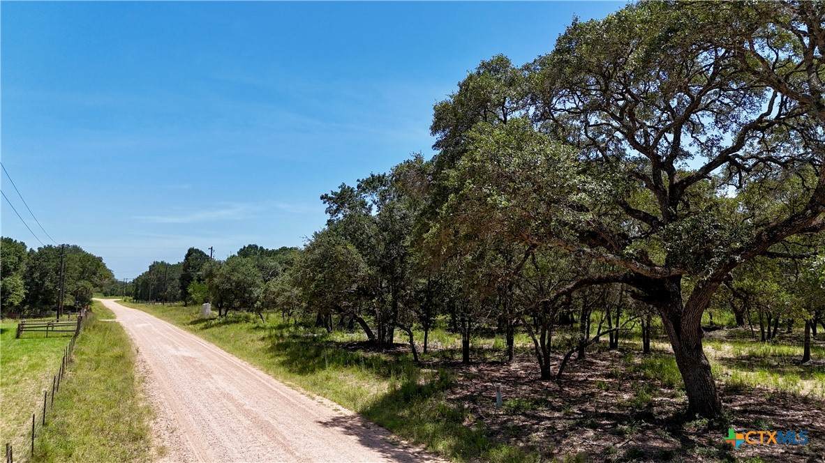 182 County Road 123F - Photo 1