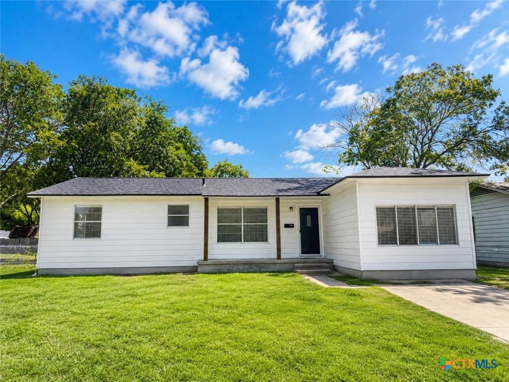 1100 Estes Drive - Photo 1