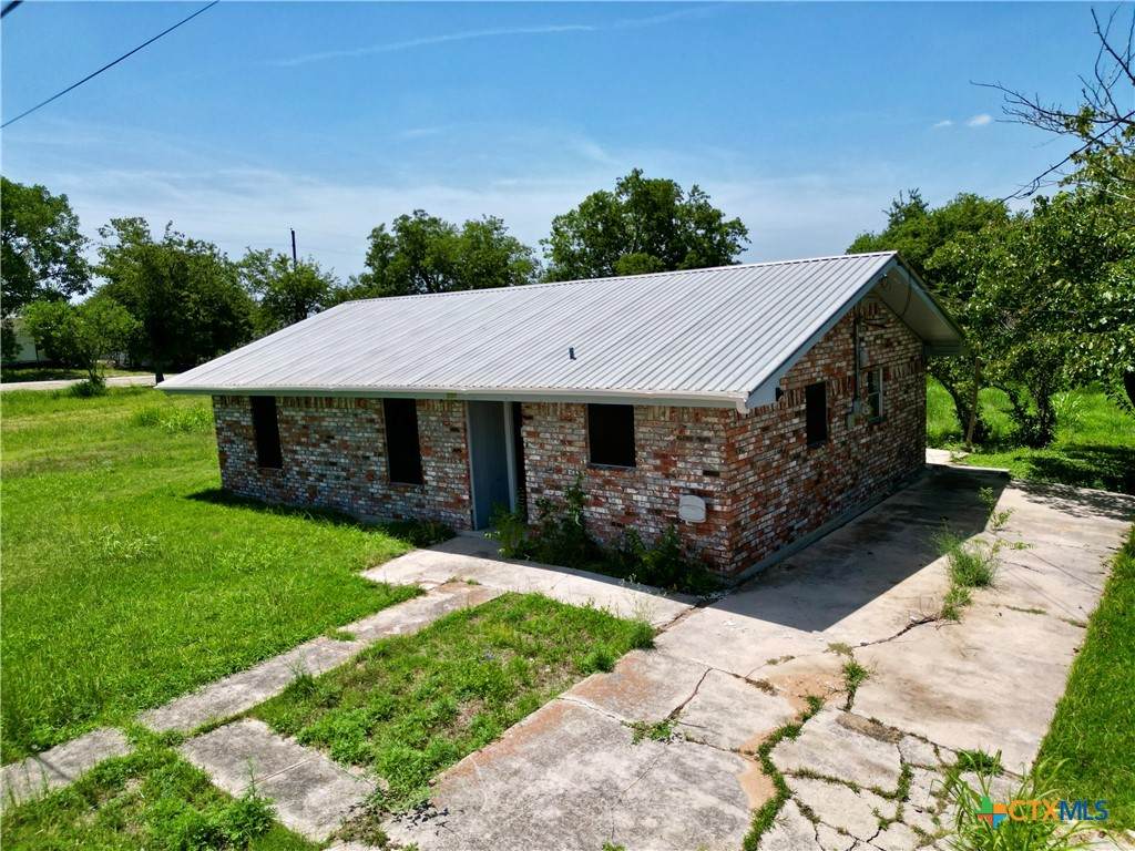 209 Prairie Avenue - Photo 1