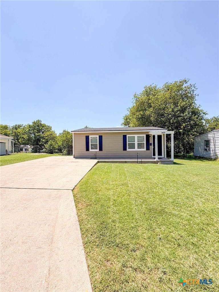 1019 Shofner Street - Photo 1