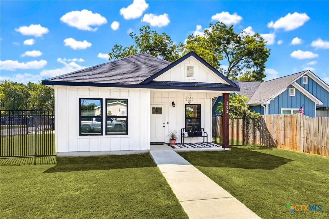 303 Pine Street - Photo 1