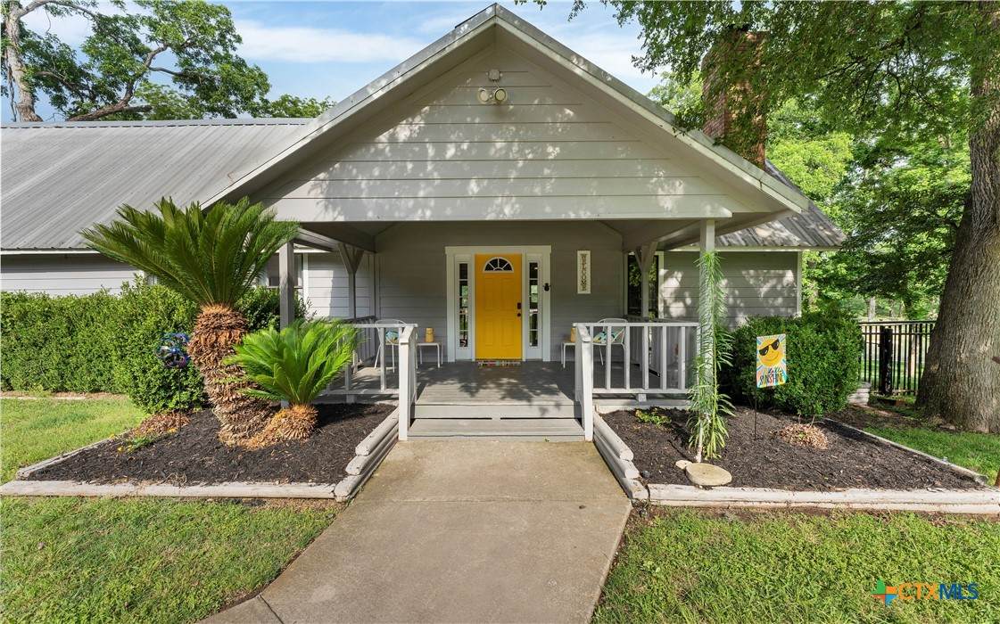 302 Shangrila Lane - Photo 1