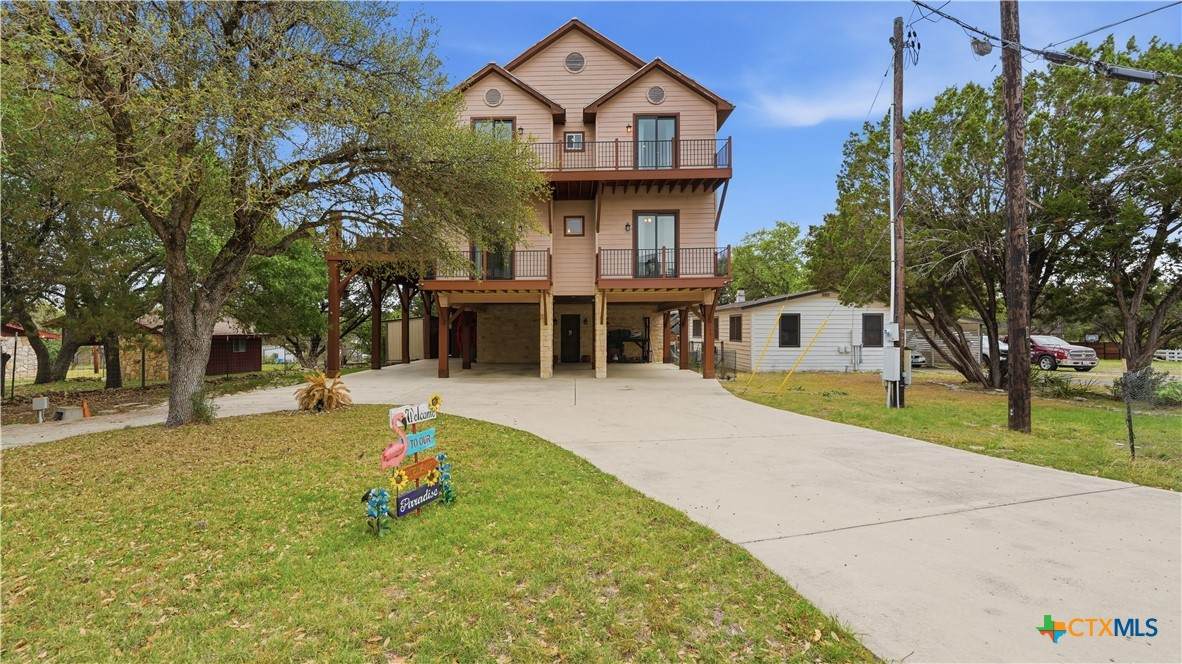 628 Country Lane - Photo 1