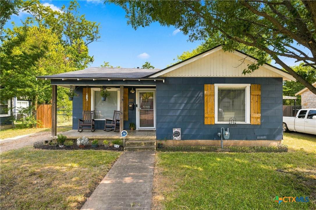 3116 Summer Avenue - Photo 1