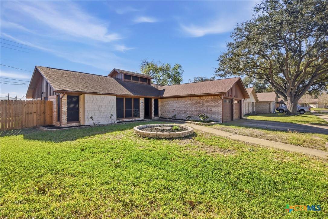 308 Alamogordo Drive - Photo 1
