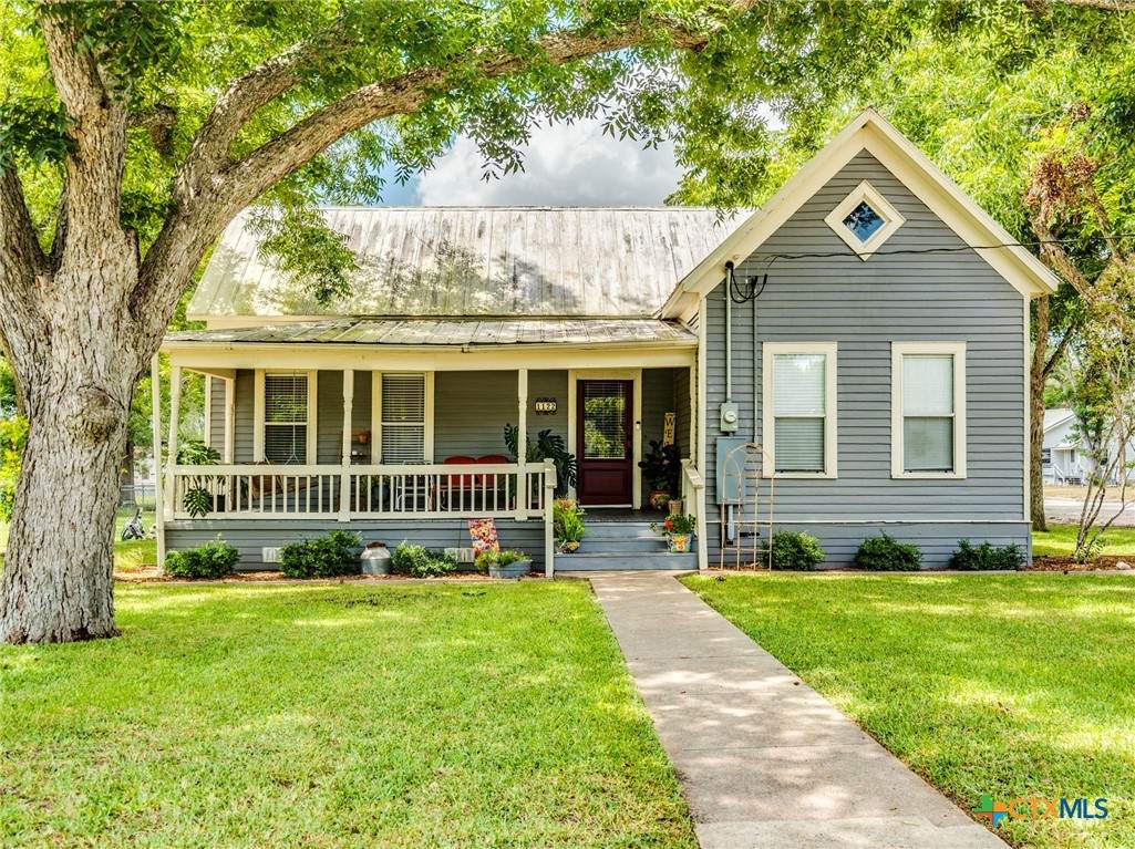 1122 Avenue H - Photo 1