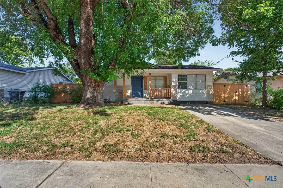 1007 San Antonio Street - Photo 1
