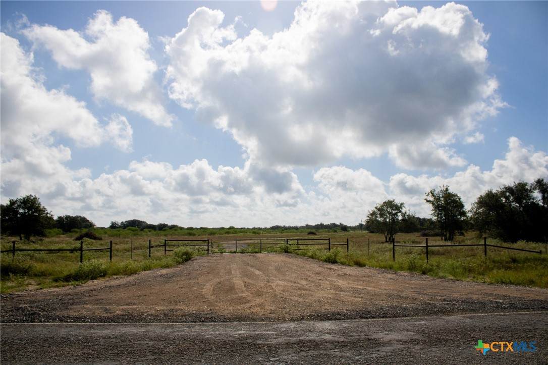 4197 Fm 2987 - Photo 1