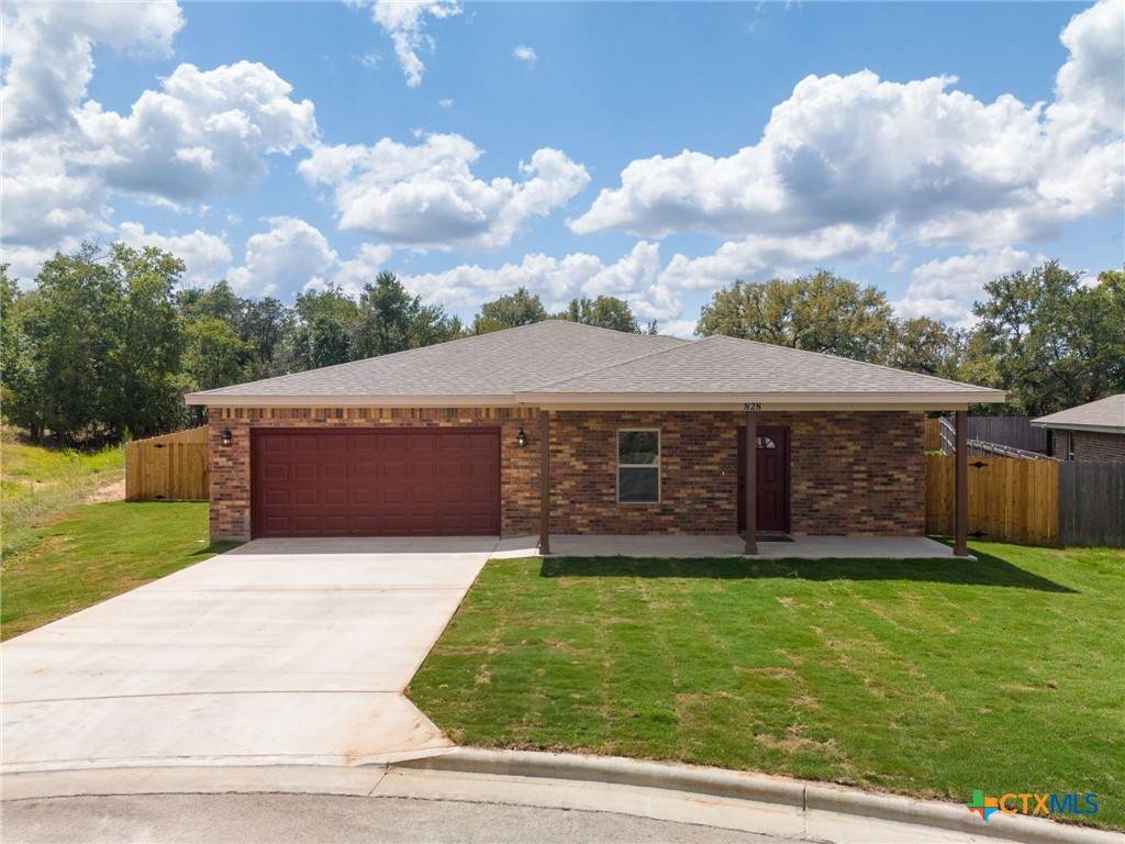 828 Elijah Ln - Photo 1