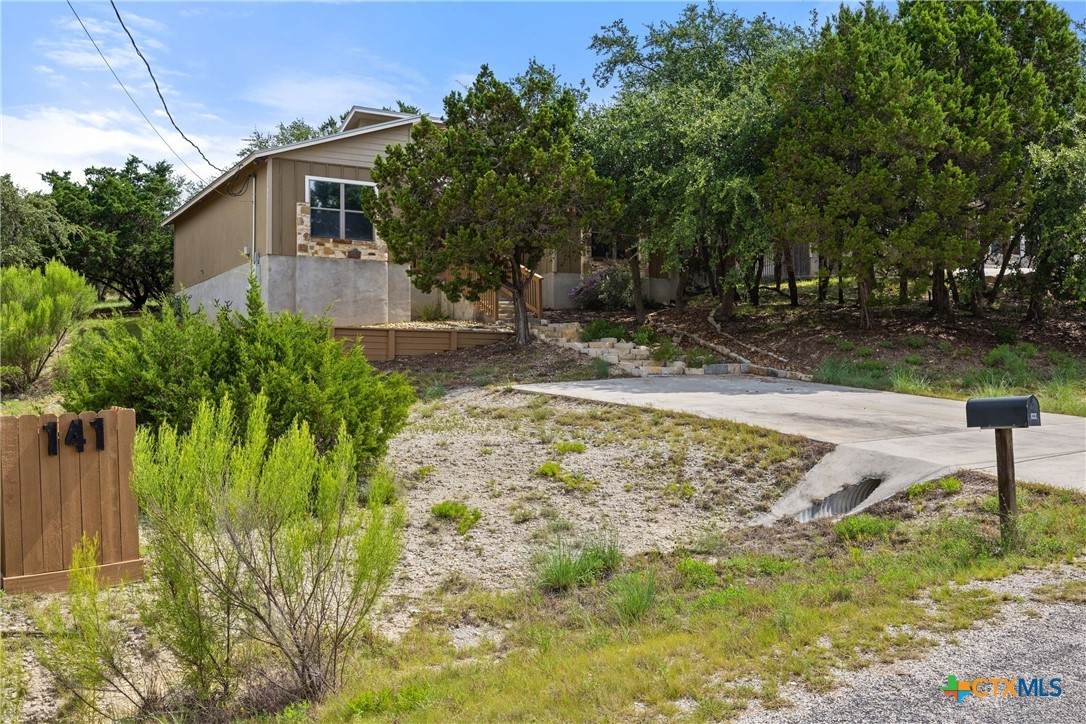 141 Cody Court - Photo 1