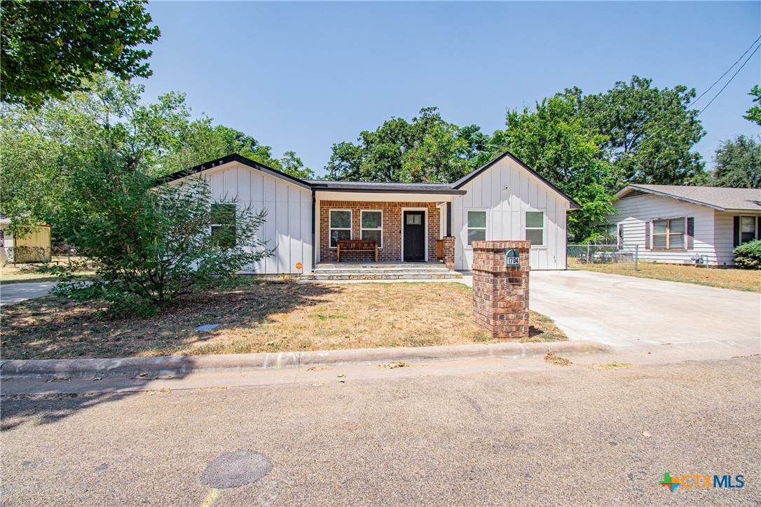 1704 Hoover Avenue - Photo 1
