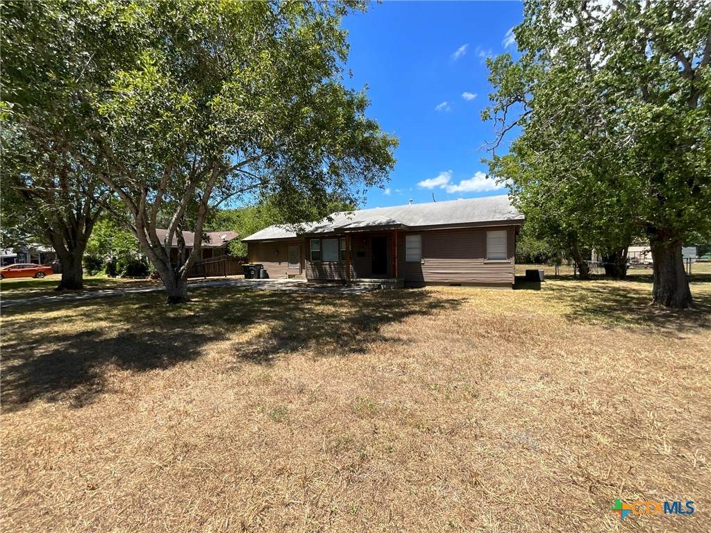 1004 Lawndale Avenue - Photo 1