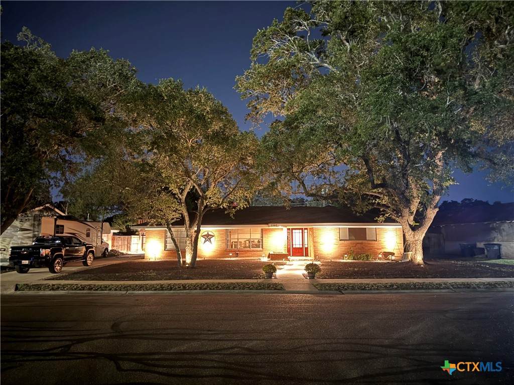 https://bt-photos.global.ssl.fastly.net/centraltx/orig_boomver_1_623796-2.jpg