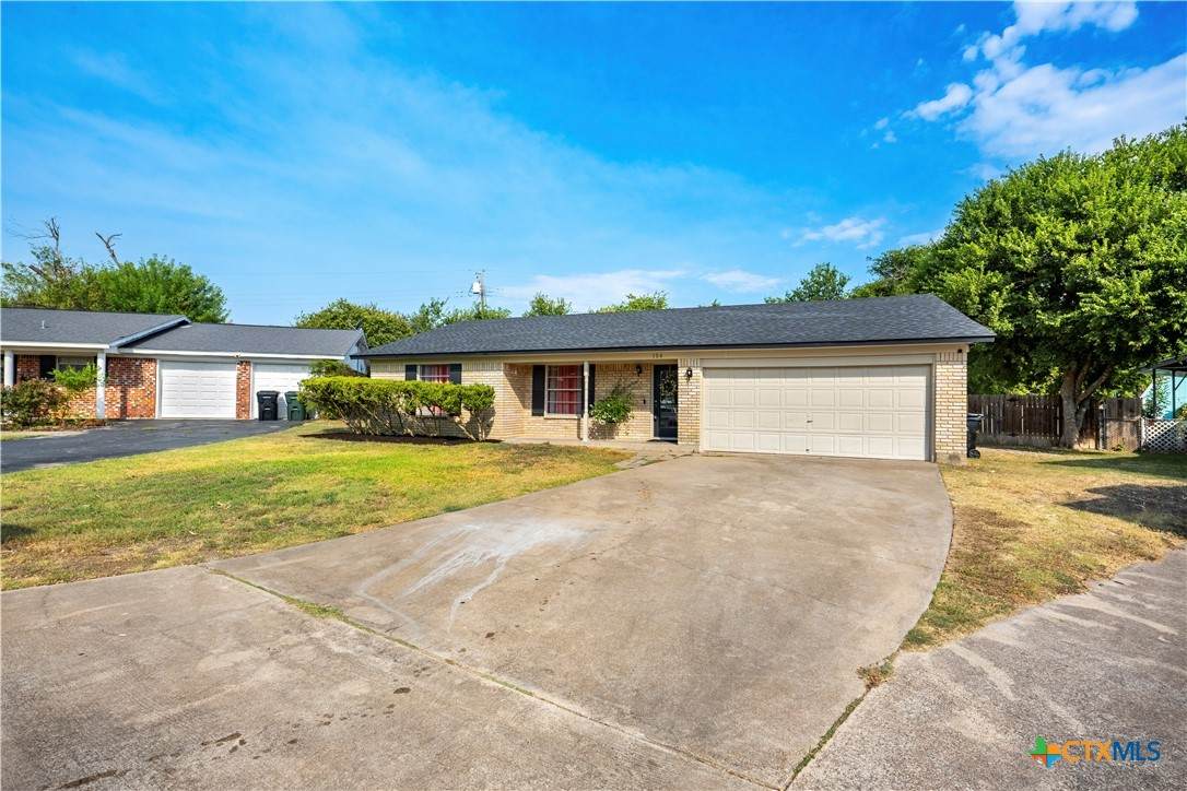 104 Red Oak Circle - Photo 1