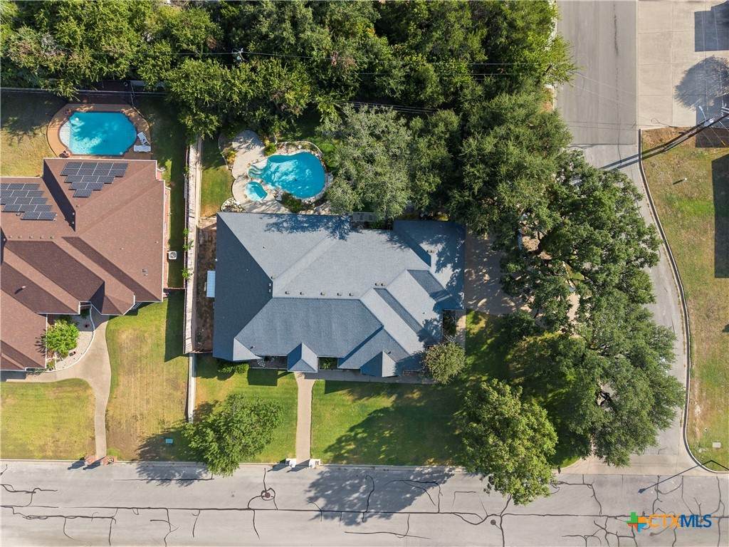 700 Pioneer Trail - Photo 1