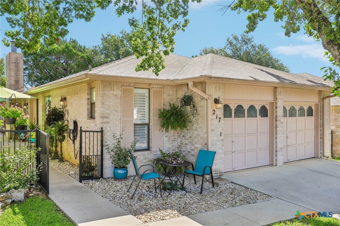 1217 Bluff Creek Circle - Photo 1
