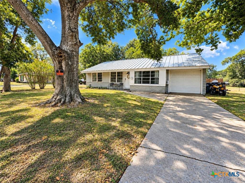 1119 East - Photo 1