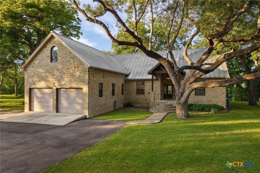 302 Guadalupe River Drive - Photo 1
