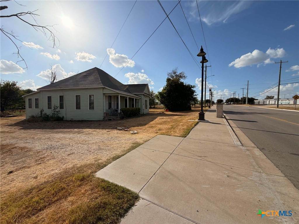 201 Main Street - Photo 1