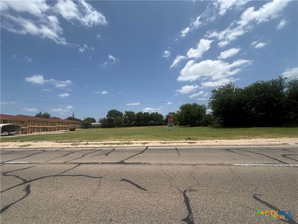 801 Veterans Memorial Boulevard - Photo 1