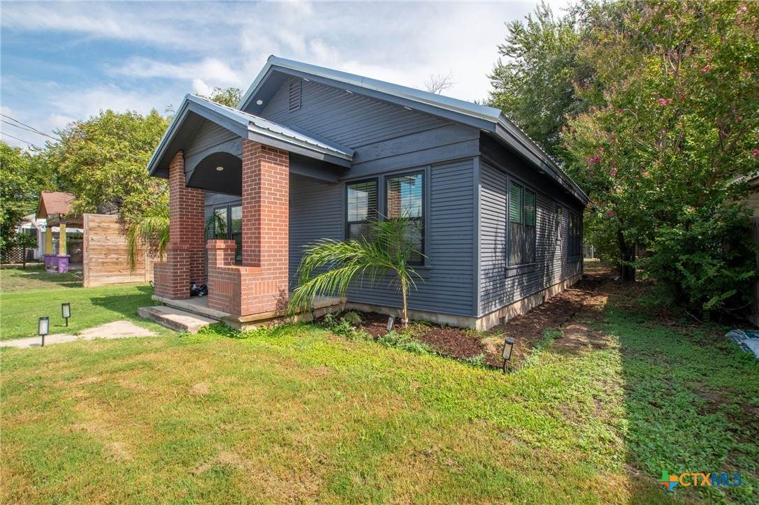 207 Chestnut Street - Photo 1