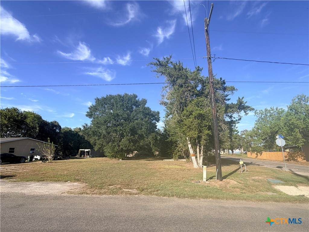 506 N East St - Photo 1