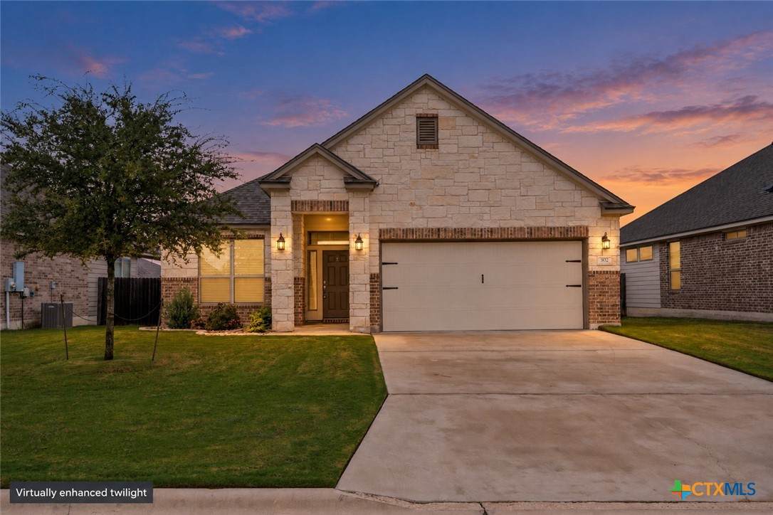 802 Wyndcrest Drive - Photo 1
