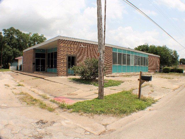 213 Cypress - Photo 1