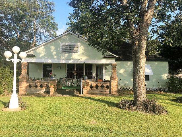 208 3rd - Photo 1