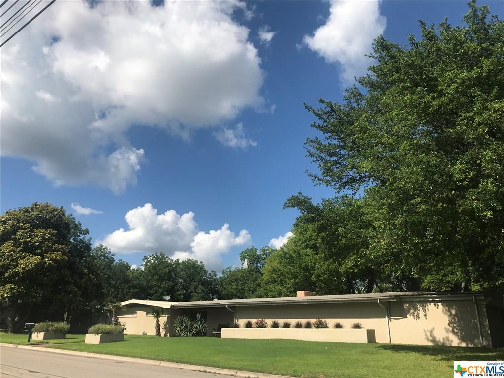 901 Main - Photo 1