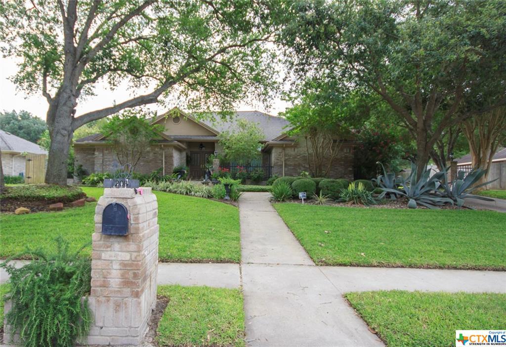 208 Woodglenn Drive - Photo 1