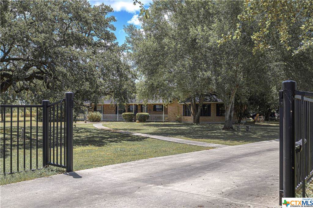 4130 Fm 466 - Photo 1
