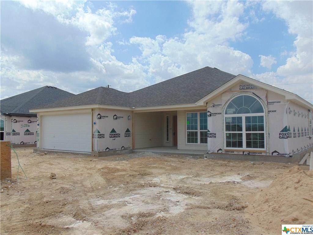 5008 Charles Loop - Photo 1