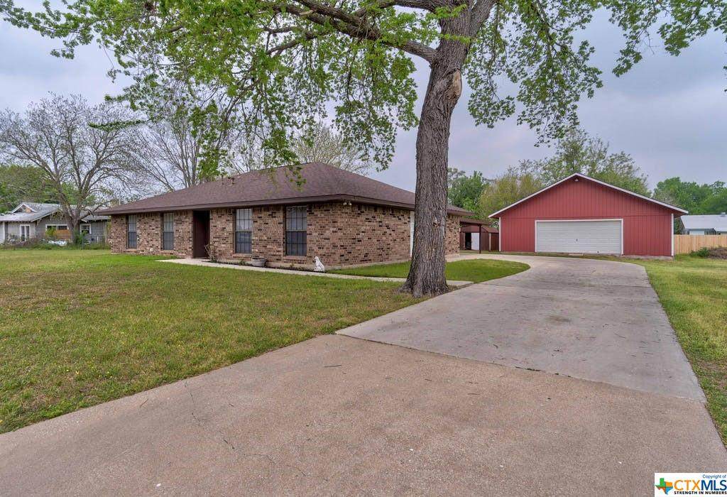 311 Daisy Avenue - Photo 1