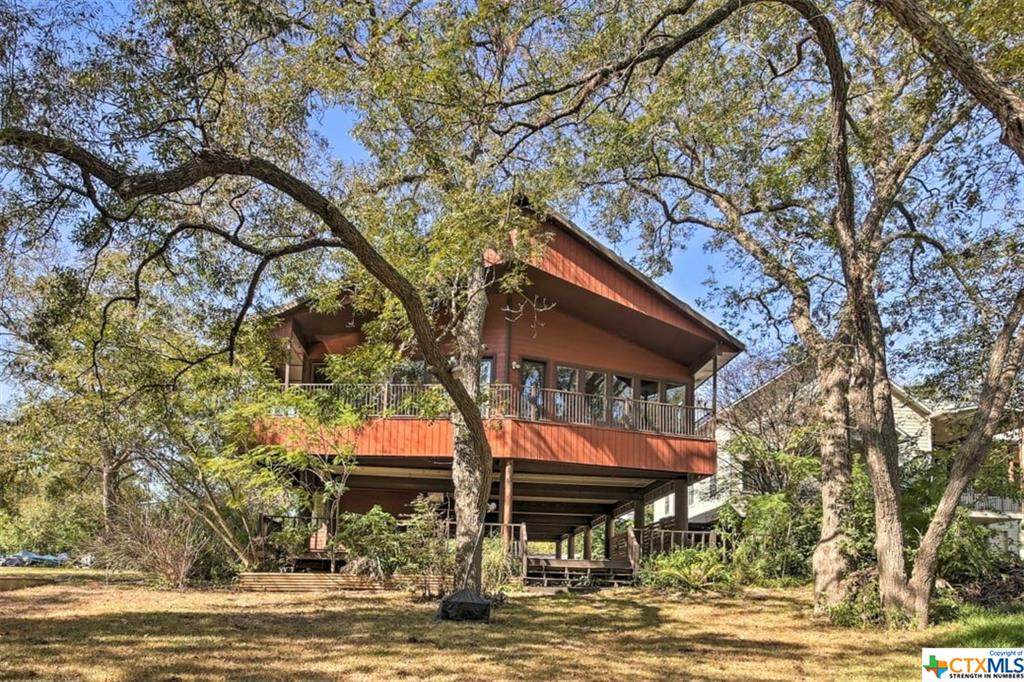 438 Riverview - Photo 1