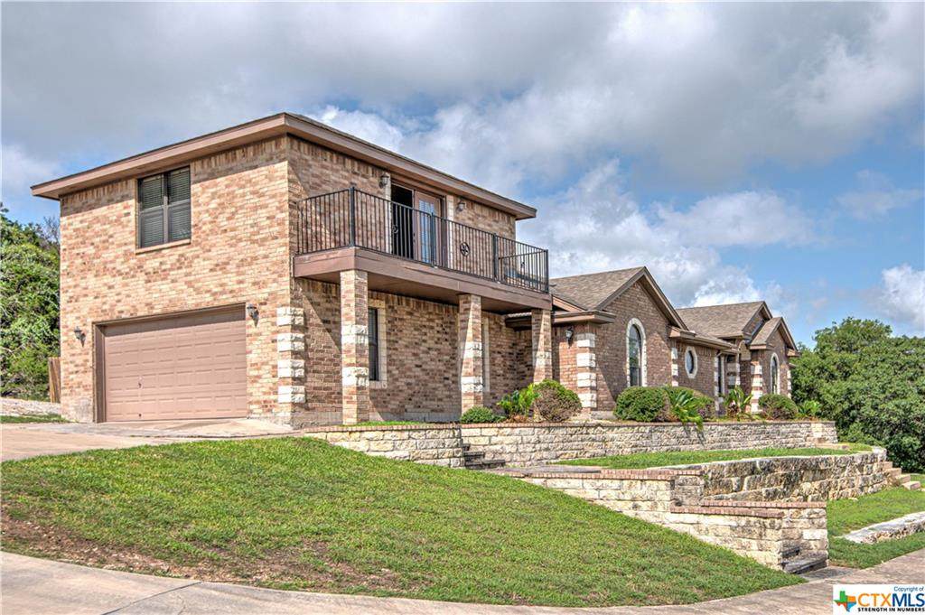 1616 Tanglewood Drive - Photo 1