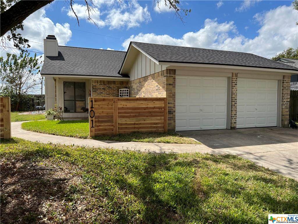 101 Ivanhoe Drive - Photo 1