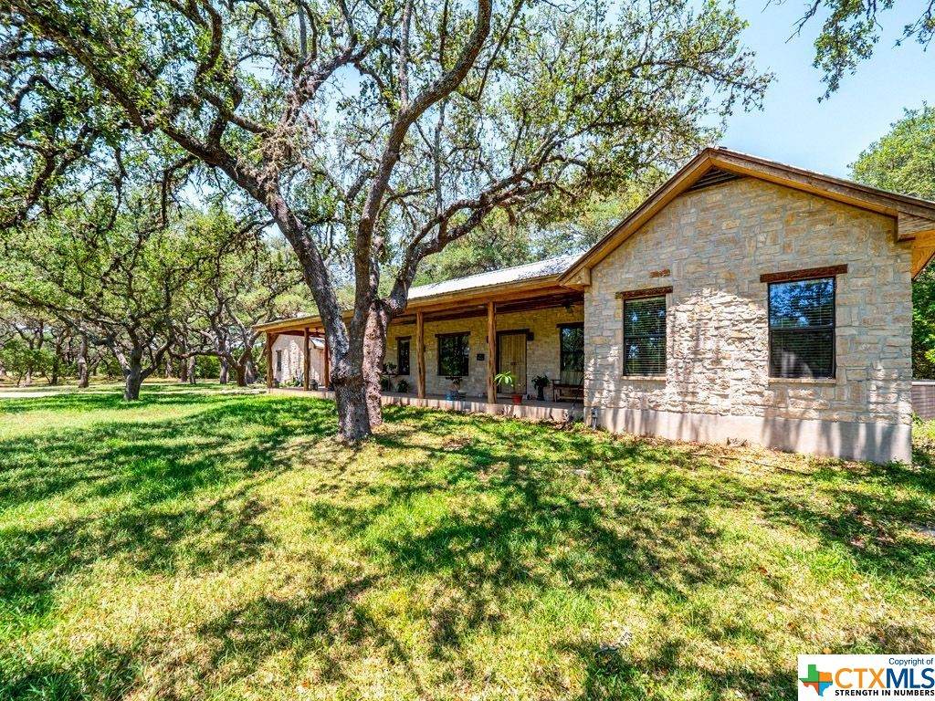 220 Meadow View Drive - Photo 1