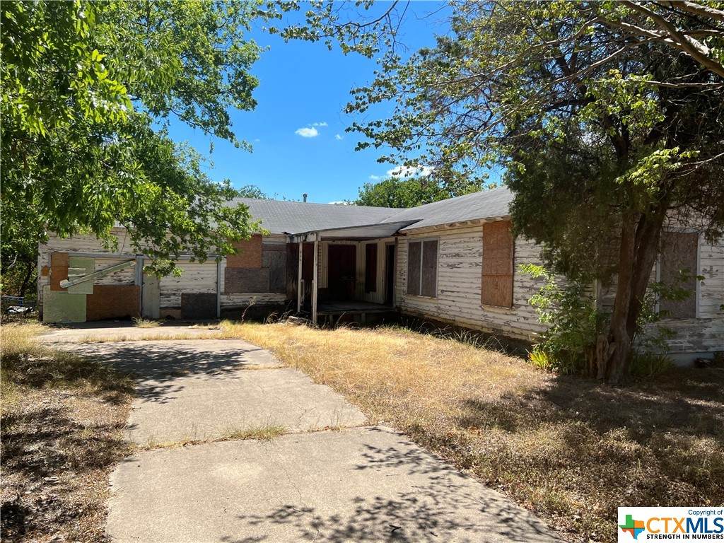 906 Wells Street - Photo 1