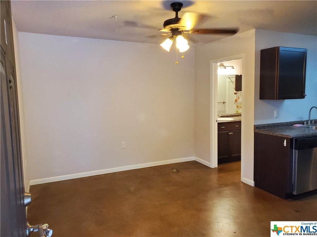 1037 Court Street - Photo 1