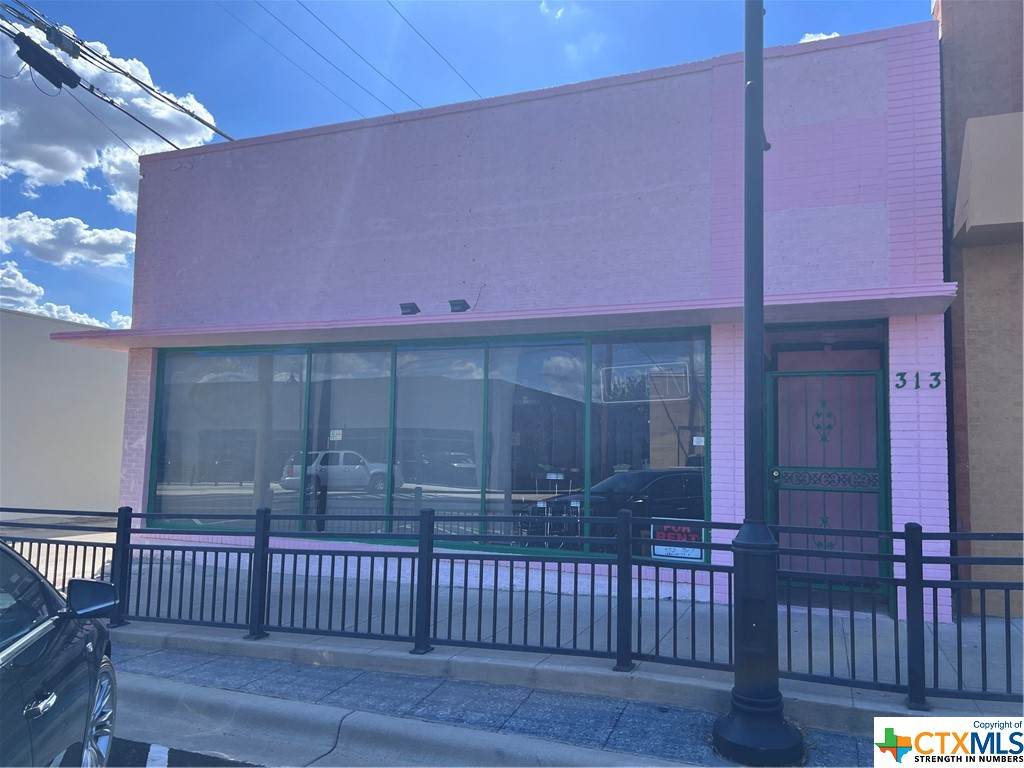 313 8th Street - Photo 1