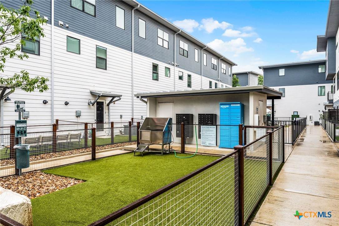 1208 Academy Avenue - Photo 1